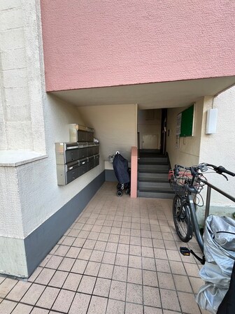 西三田団地1街区2号棟（304）の物件外観写真